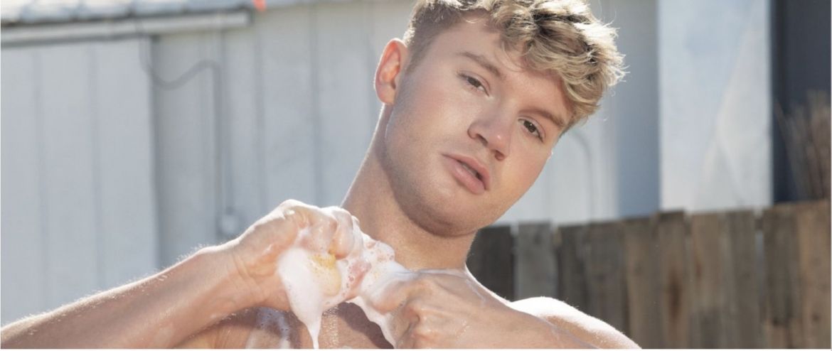 Le Nord-Irlandais Dean Young signe un nouveau contrat d’exclusivité avec Falcon | NakedSword